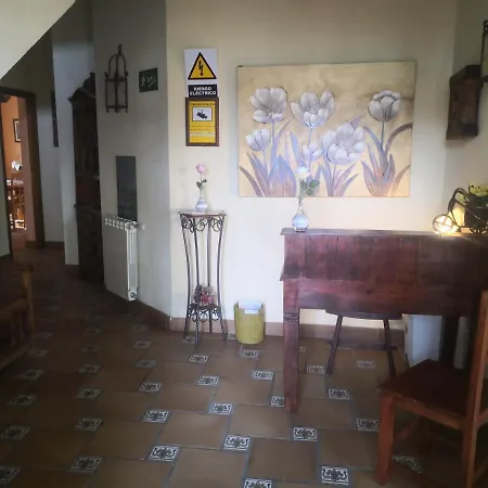 Rural La Casona Hotel 2*