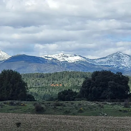 Rural La Casona Hotel Tamajon